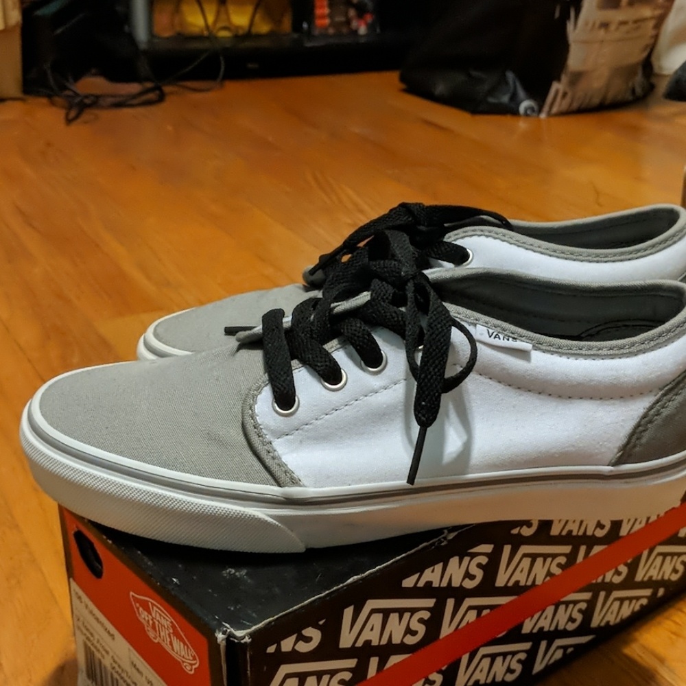 Vans - Picture 2 of 2